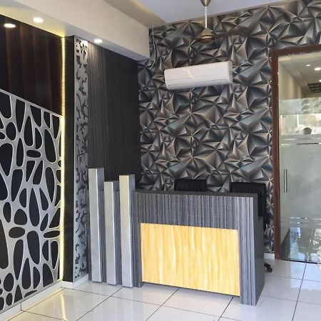 Hotel Palace Residency Near Lokmanya Tilak Terminus 뭄바이 외부 사진