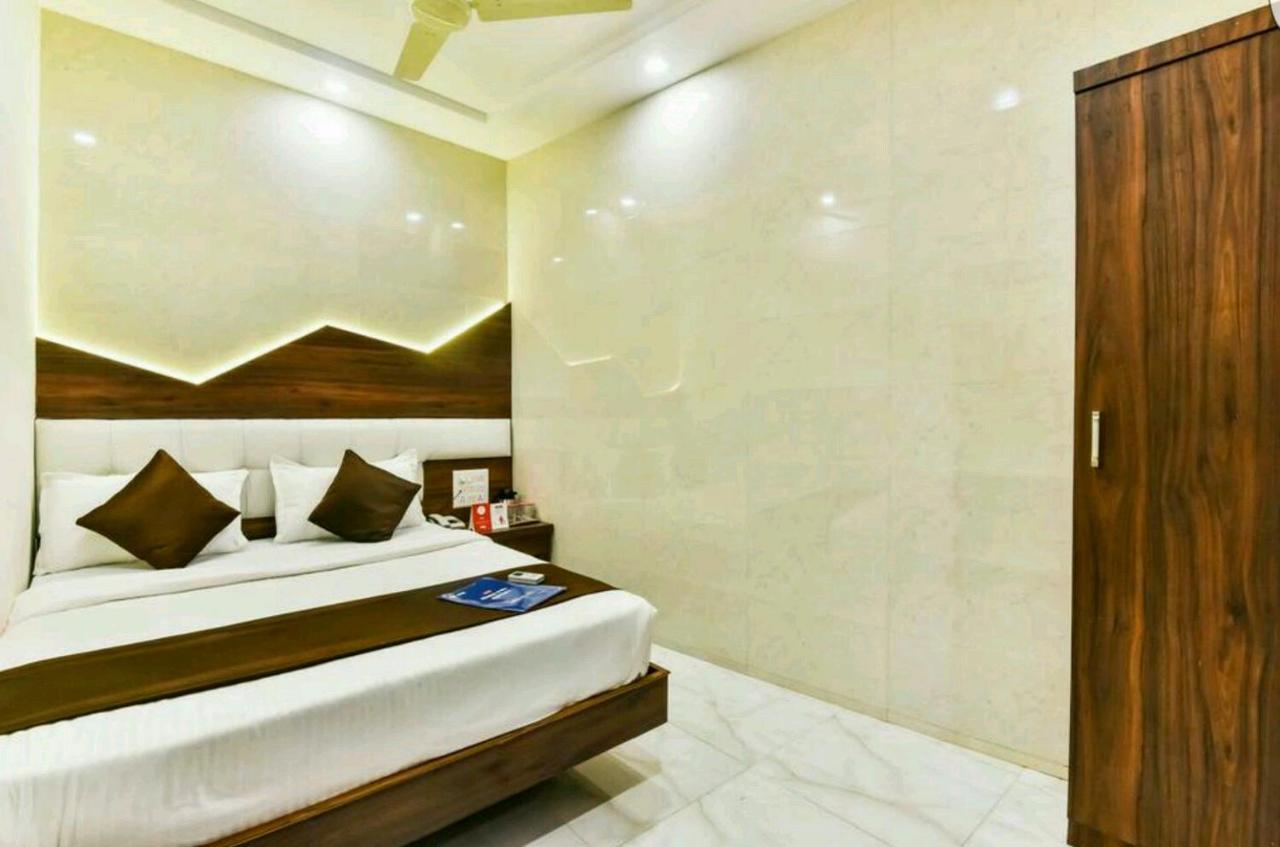 Hotel Palace Residency Near Lokmanya Tilak Terminus 뭄바이 외부 사진