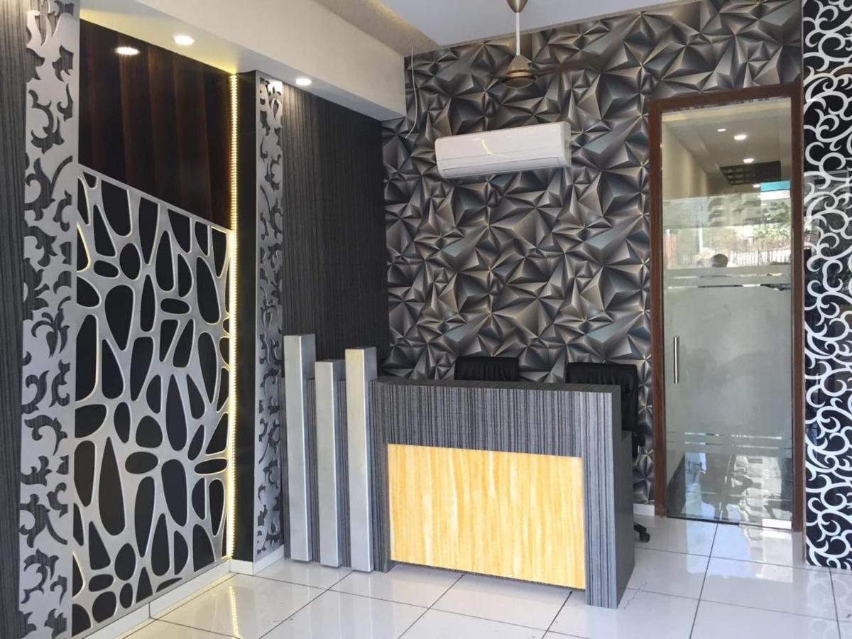Hotel Palace Residency Near Lokmanya Tilak Terminus 뭄바이 외부 사진