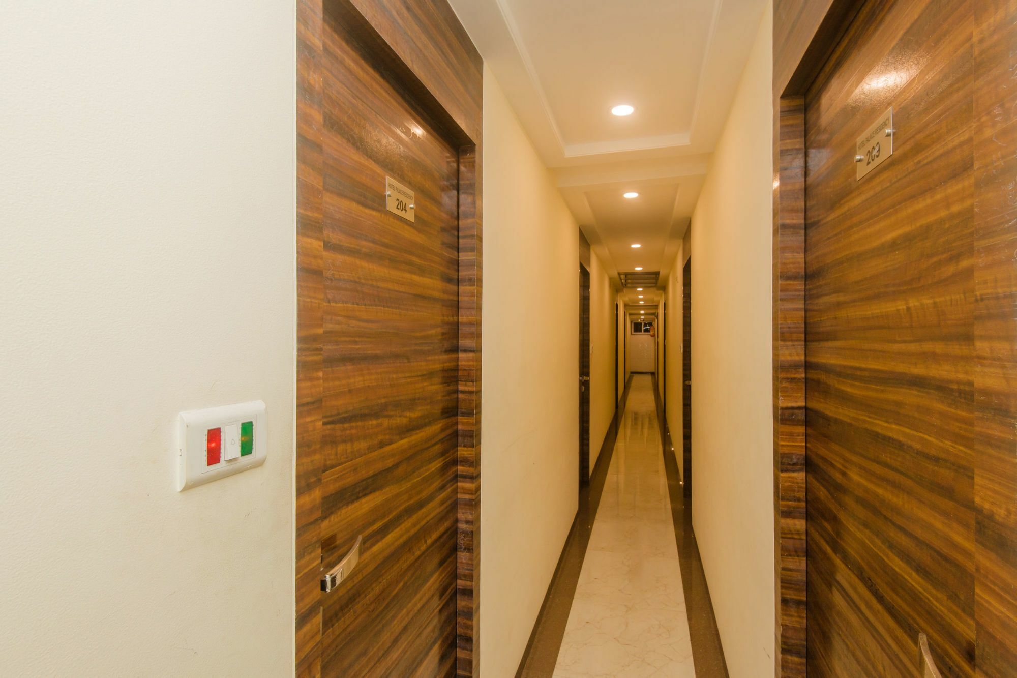 Hotel Palace Residency Near Lokmanya Tilak Terminus 뭄바이 외부 사진