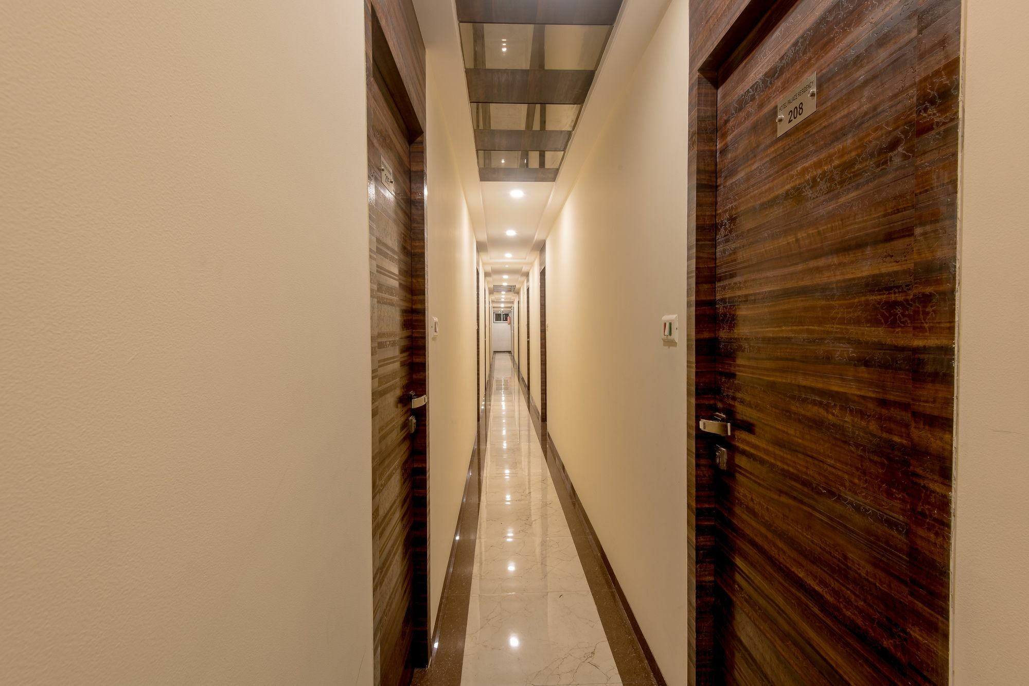 Hotel Palace Residency Near Lokmanya Tilak Terminus 뭄바이 외부 사진